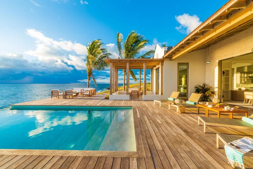 Luxury family travel destination — HauteBlack