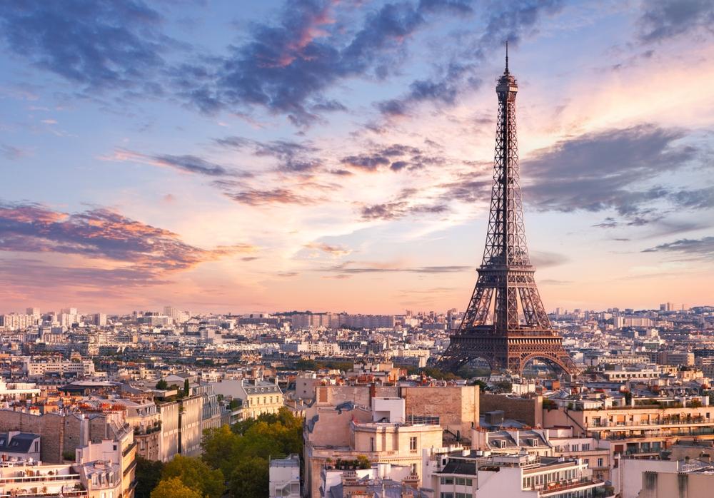 Golden hour view of Paris with the Eiffel Tower and Seine river — HauteBlack luminous Paris escape